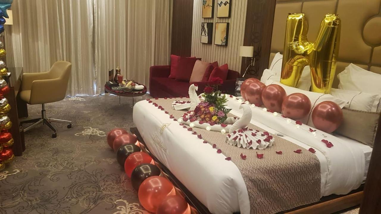 Casablanca Grand Hotel Cidde Dış mekan fotoğraf A bedroom decorated for a honeymoon
