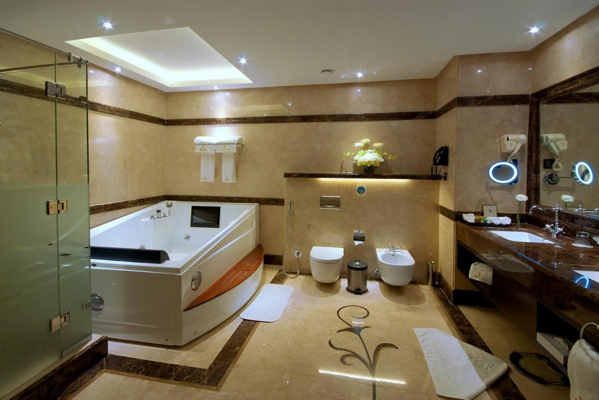 Casablanca Grand Hotel Cidde Dış mekan fotoğraf A modern bathroom